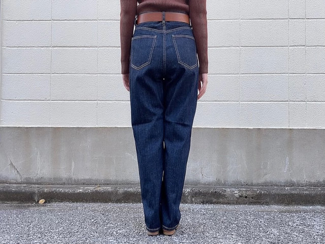 【UNIQLO（ユニクロ）】ペグトップハイライズジーンズ（丈標準68cm）ネイビー24着用