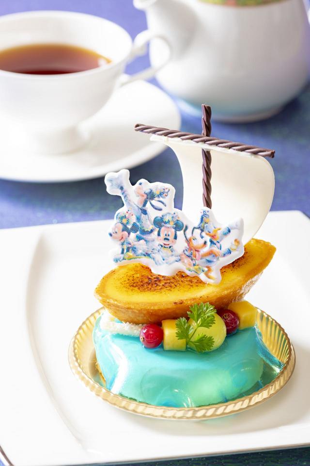 「ハイピリオン・ラウンジ」“東京ディズニーシー20周年:タイム・トゥ・シャイン!”グランドフィナーレ・ケーキセット