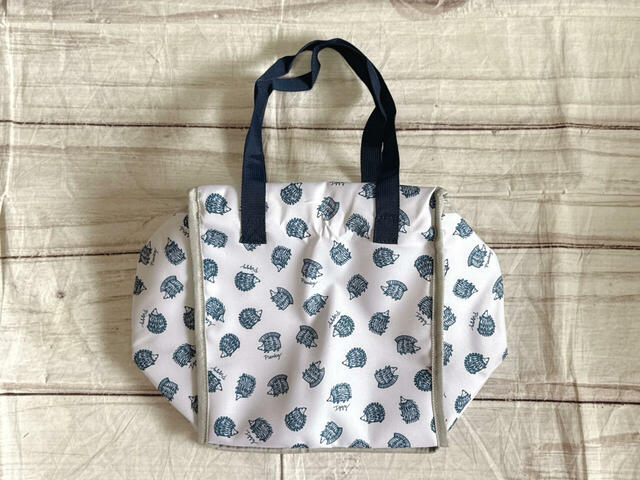 【cookpad plus 2025年夏号特別付録】全面が総柄のかわいいデザイン