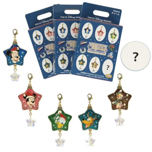 チャーム 1,000円｜東京ディズニーリゾート「ディズニー・クリスマス」スペシャルグッズ｜販売店舗：東京ディズニーランド「ディズニー＆カンパニー」、東京ディズニーシー「ガッレーリア・ディズニー」｜発売日：2026年11月10日(火)