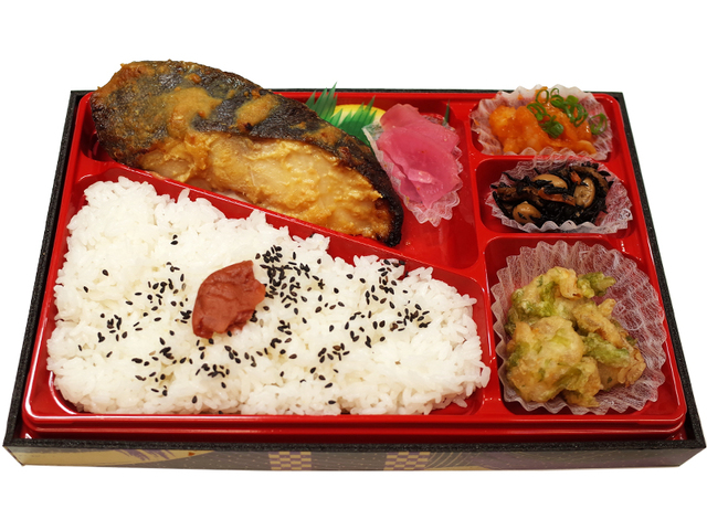 【角上魚類の惣菜売上ランキング 6位】「銀だら西京焼弁当　1パック」800円（税込）