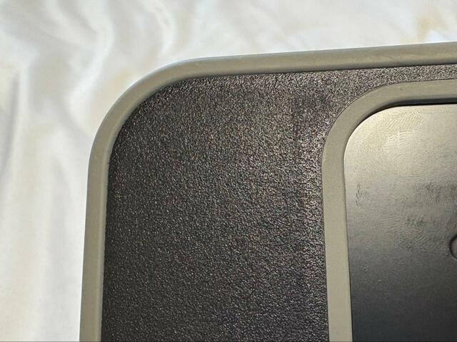 【ニトリ　解凍プレート シャープナー付きまな板】まな板のフチがゴムのようになっていて滑りにくいのも嬉しいポイント♪