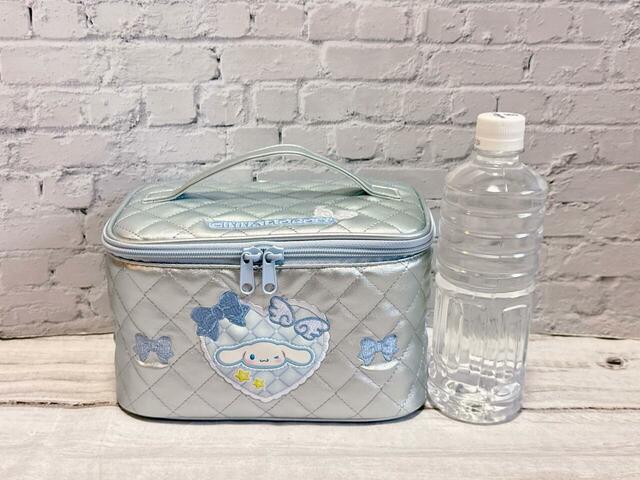 【サンリオキャラクターズ当りくじ】「3．バニティケース／シナモロール」サイズ：（約）幅23×高さ13.5×奥行き14.5cm