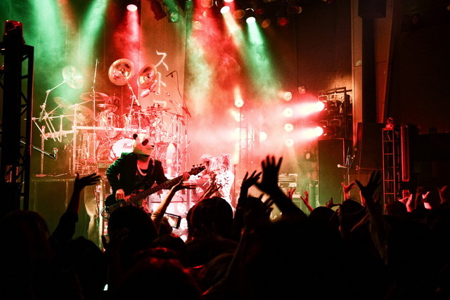 DEZERT　　撮影：小林裕和