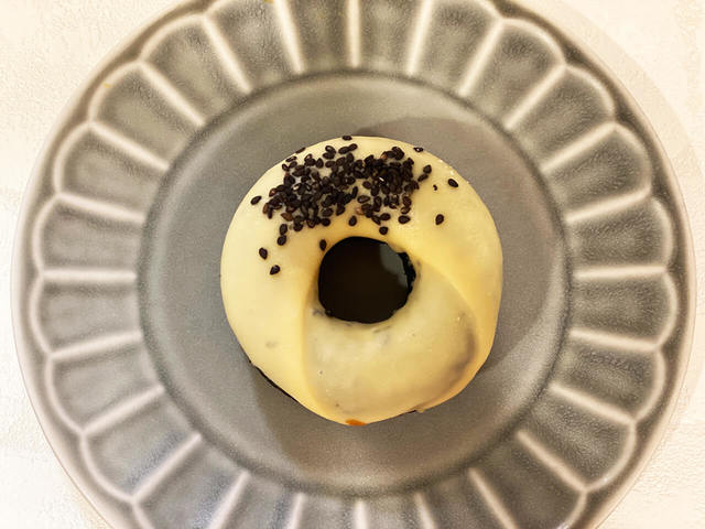 UPBEET!Tokyo（アップビート・東京）／「UPBEET!ドーナツ 黒ごま」1,166円　3個入り(税込)