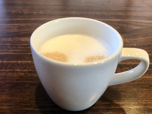 【ステーキガスト　ドリンクバー】食後はカフェラテでほっと一息