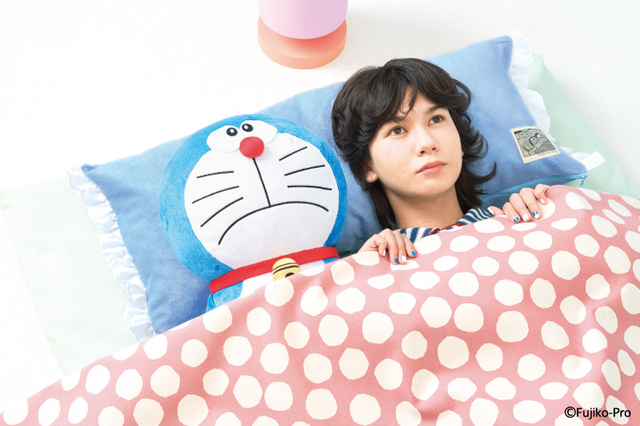 ドラえもんと過ごすあの夜をイメージした 一緒におやすみ枕 9,020円(税込)