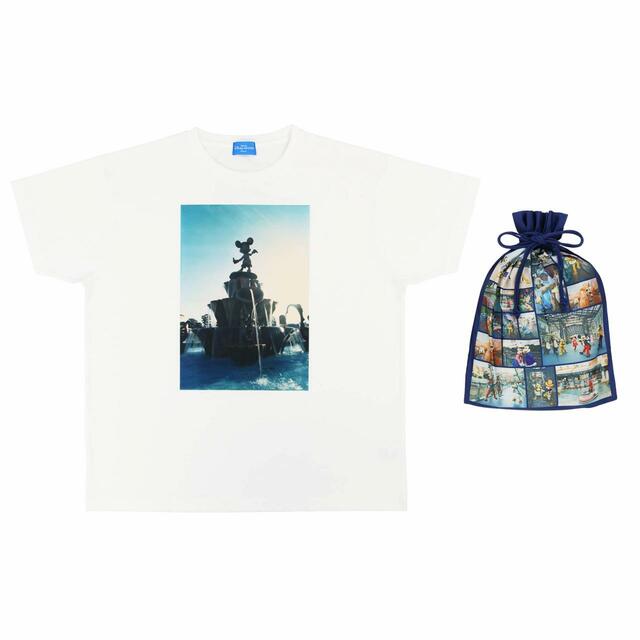 Tシャツ 5,900円｜東京ディズニーリゾート・フォトグラフィープロジェクト「イマジニング・ザ・マジック」第2弾グッズ｜東京ディズニーリゾート40周年“ドリームゴーラウンド”｜発売日：2023年12月7日（木）｜販売店舗：東京ディズニーランド「グランドエンポーリアム」、東京ディズニーシー「ヴァレンティーナズ･スウィート」