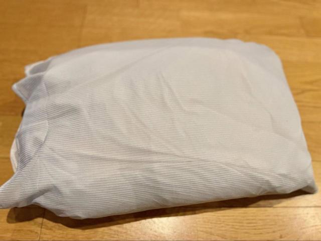 【ニトリ　枕カバー(Nクール BL 23NC13)】表面は凹凸感を楽しめる肌触り