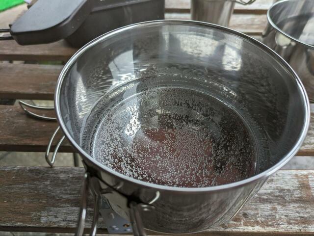 【ダイソー クッカー３点セット】固形燃料が残っていたのでお湯を沸かすことに