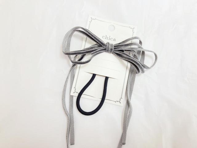 【3COINS】可愛らしいスタイルにぴったりの“華奢”ヘアゴム