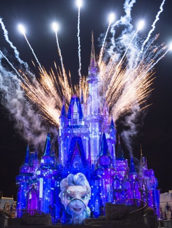 ワンスアポンアタイム ディズニー　グラス 印象的なシーンをおしゃれにデザイン！東京ディズニーランド
