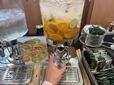 【カフェトスカ モーニングブッフェ】真っ先にフレーバーウォーターをチョイス♪自然な甘みが朝の体にしみわたる！