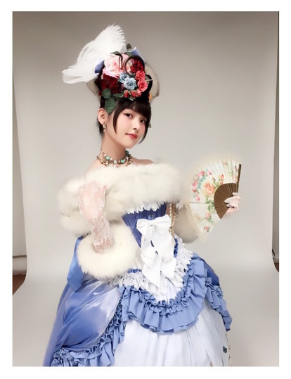 声優 上坂すみれ 美しいウェディングドレス姿を披露 前日にはヤバイ顔をとらえた衝撃写真も 写真 2 3 Medery Character S