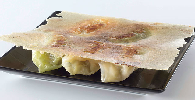 安うま餃子ランチ・新宿／西安餃子 新宿センタービル店　5種羽根付きひとくち餃子 280円