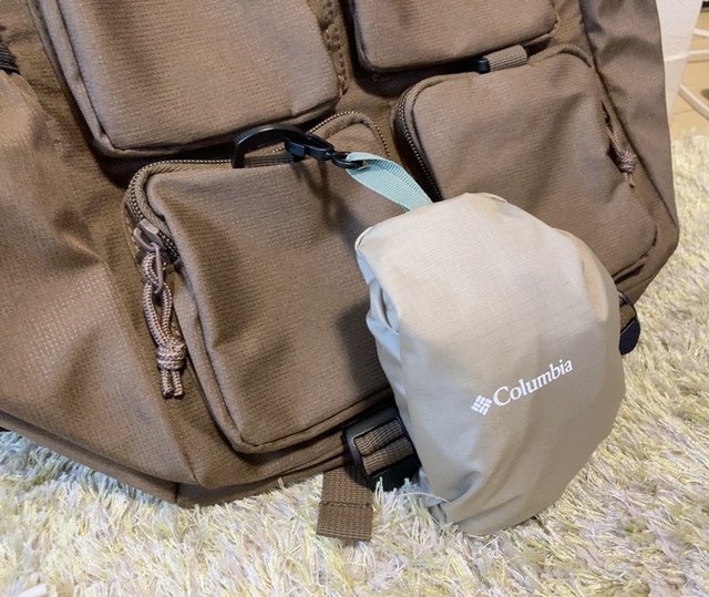 【Colombia ワクレラショルダーバッグ】カラビナ付きなので、リュックなどメインバッグに引っ掛けて持ち運ぶこともできます♪