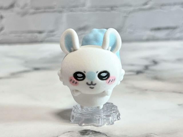 「かわいこぶってやるッ」というセリフが今にも聞こえてきそう♡【ちいかわ　なんか小さくてかわいいどーる】