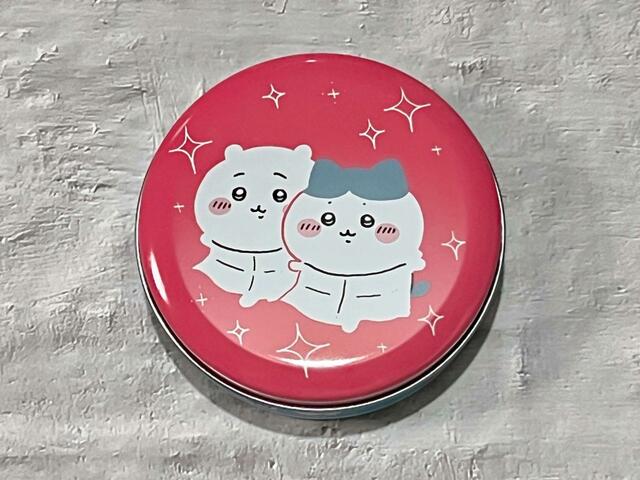 【ちいかわ　プチキャン3】ラッコに焼肉をご馳走してもらったちいかわ＆ハチワレ。紙エプロン姿がかわいすぎます…！