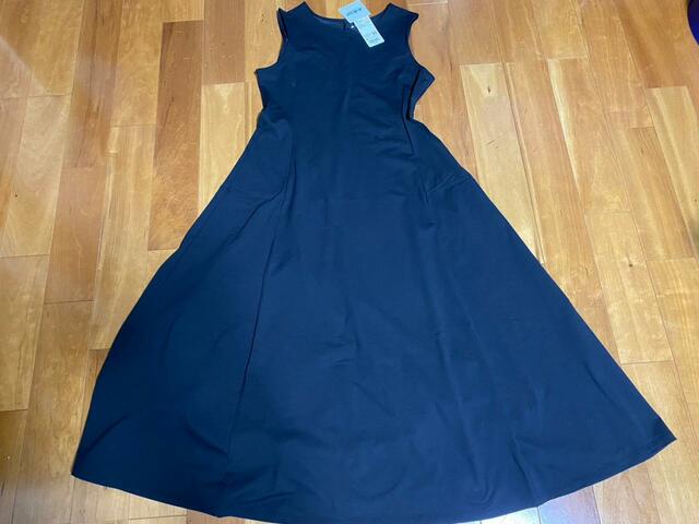 【UNIQLO ウルトラストレッチエアリズムワンピース】価格は2,990円（税込）とお手頃価格！