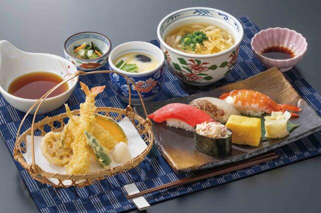 「あじさい」<クーポン価格:1,870円(税込)>【ガストはハンバーグセットが“300円引き”!バーミヤンは餃子が“半額”!すかいらーく12ブランド全店にお年玉クーポン登場!】