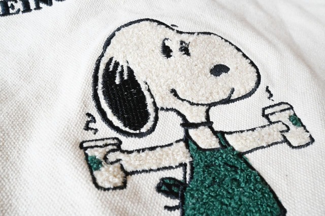 【PEANUTS™+STARBUCKS™「PEANUTS トートバッグ」】第1弾もシェニールのもふもふスヌーピーでした!