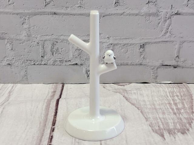 スタンドは木を模したデザイン