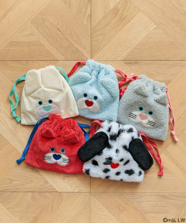 【LOWRYS FARMxmojojojo】「mojojojo/キンチャクポーチ」1,890円/絞りの紐はキャラクターと配色にしていて、フェイスと裏面のロゴも刺繍デザインに。