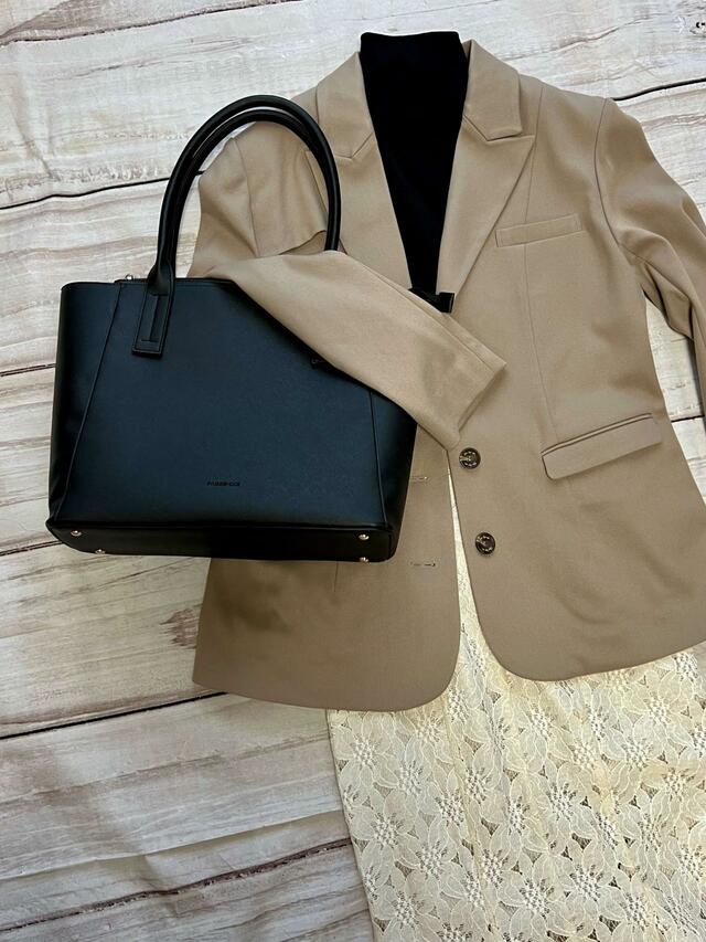 【ファッションセンターしまむら】ブラックのトートバックを合わせたお仕事コーデ:スカートスタイル