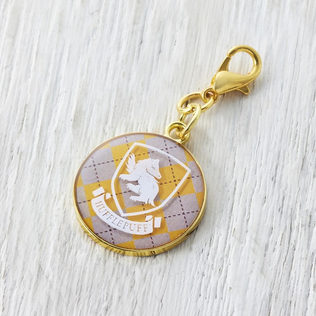 先着で「ホグワーツの寮チャーム」をプレゼント【タリーズコーヒー×ハリー・ポッター】