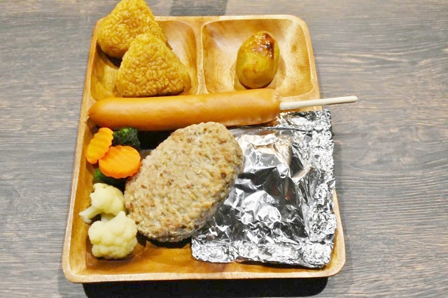 子どもメニューはみんなが大好きなハンバーグやフランクフルト！