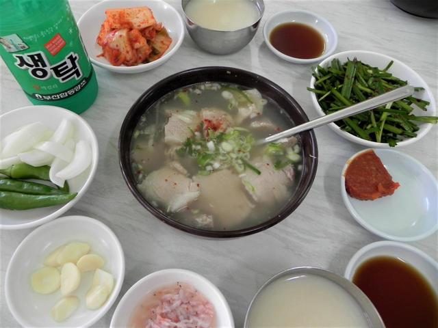 釜山のマッコリとテジクッパ