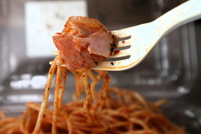 【ラ・ムー 大黒様のナポリタン（108円）】ハムとたまねぎがいいアクセントになっています