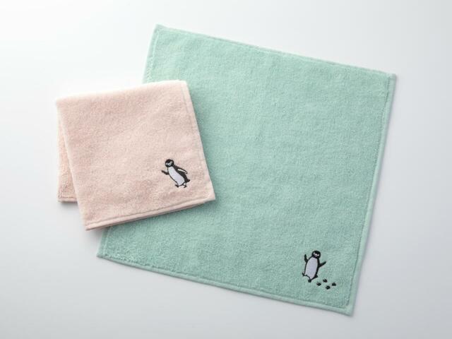 「Suicaのペンギン刺繍タオルハンカチ」<価格:各1,100円(税込)>【ありがとうSuicaのペンギン!グランスタ東京限定の新作スイーツやグッズが登場する「SuicaのペンギンフェアFINAL」が開催されます!】