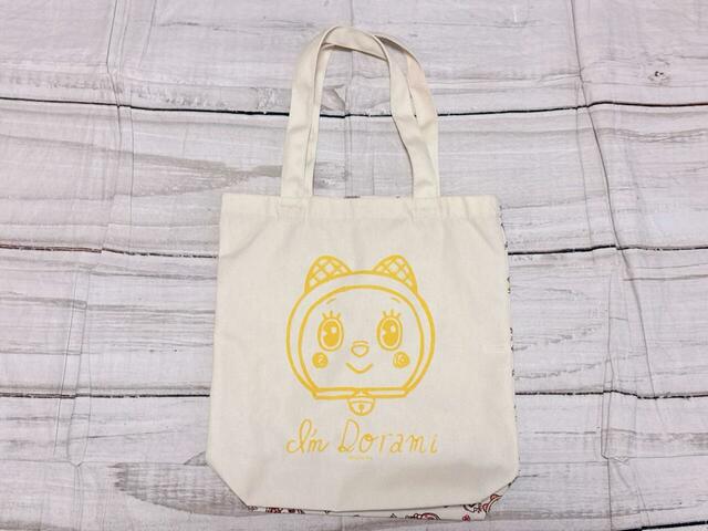 【イルーシー300×ドラえもん】トートバッグ：価格 880円（税込）
