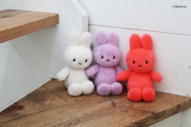【BON TON TOYS ミッフィー】「Fuzzy 18cm」3,300円／Bright Coral / Lilac / Off White、サイズ：W13.5 x D11 x H18 cm