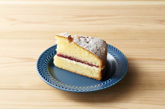 「魔女の谷」空飛ぶオーブン　ヴィクトリアケーキ