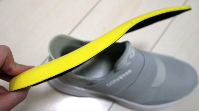 【コンバース コート ケイブスター SS XG】ウレタンカップインソールはオープンセル（全体にスポンジのようにごく小さな気泡がある）構造で、通気性・弾力性にも優れています！