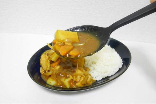 【無印良品 シリコーン調理スプーン】力を入れることもできる