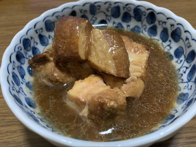 【セブンプレミアムゴールド 金の豚角煮】お肉が肉厚で、とろける柔らかさ