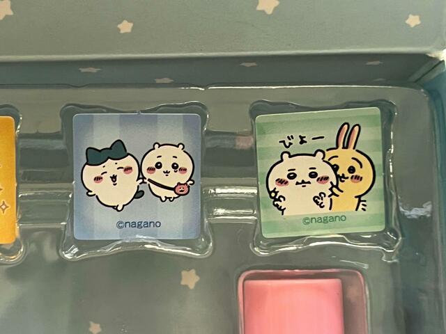 ちいかわ＆ハチワレ、ちいかわ＆うさぎの仲良しなイラストのシールも！