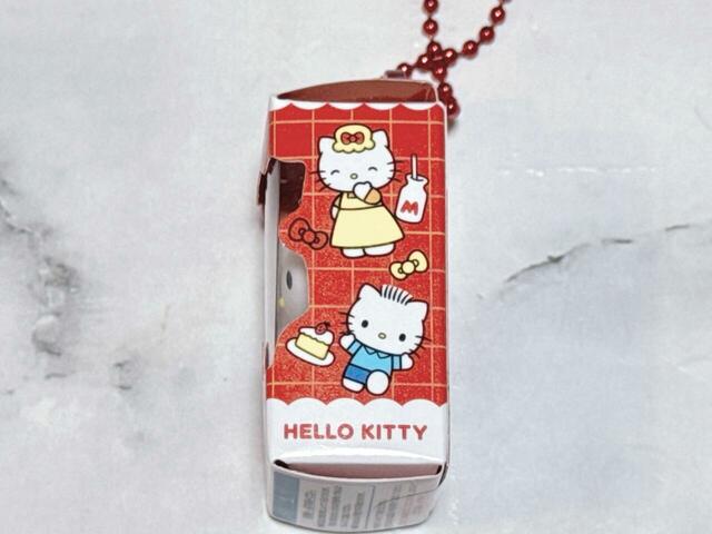 底面以外は全て異なるデザイン入り。キティちゃんのママやダニエルも登場！