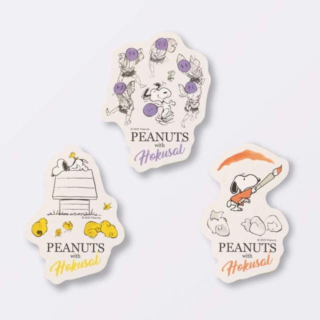 【PEANUTS with Hokusai】ダイカットポストカード(全3種)　各440円／和紙のような風合いのダイカットポストカード