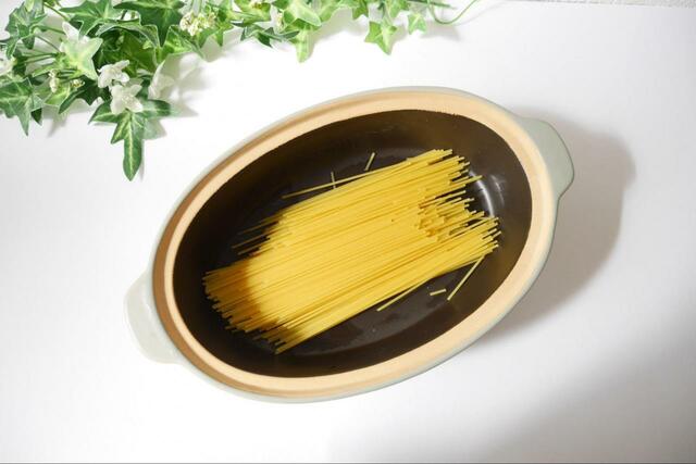 【カインズ レンジで楽チンパスタポット】パスタは半分に折って入れます
