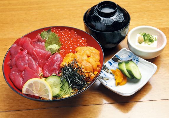 魚河岸 たちばな 大阪中央卸売市場店　いくら・うに・ぶつ丼 2138円