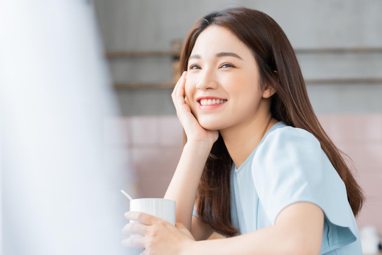 控えめ