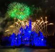 花火とプロジェクション・マッピングが融合した「ディズニーランド・フォーエバー」