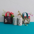 【ナタリー・レテ×Afternoon Tea LIVING】TEA TIMEミニトートセット 各1,540円、お茶缶大福茶(猫)・お茶缶多福茶(午) 各1,540円