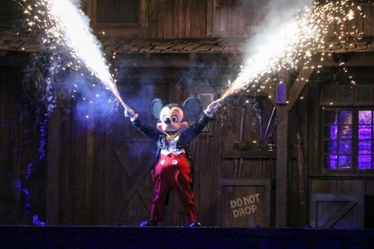 海外ディズニー】アメリカ河を使った演出は必見! アナハイム版・元祖