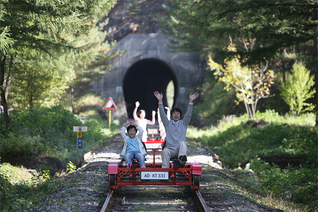 旌善レールバイク　写真提供：江原道、韓国観光公社