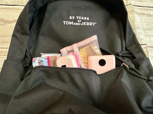 ミニポーチまで入る大容量ポケットがうれしい！